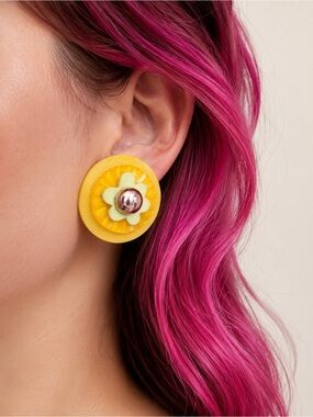 HOMEMADE | Bright Yellow Flower Button Clip On Earrings